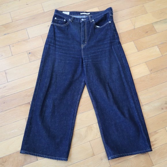 Levi's High Loose Dark Wash Cropped Jeans, Size 29 - Picture 7 of 10